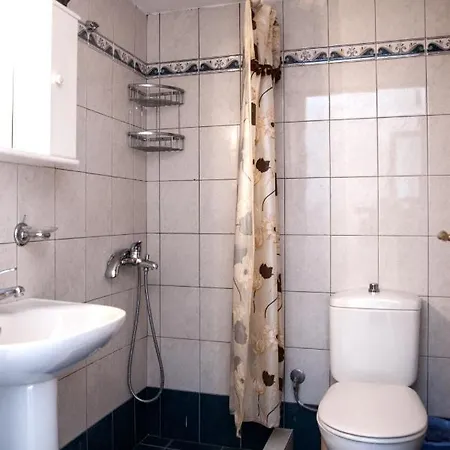 Mahis 1 * Koróni